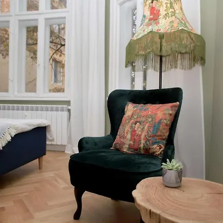 *citadel* 2br - Center *