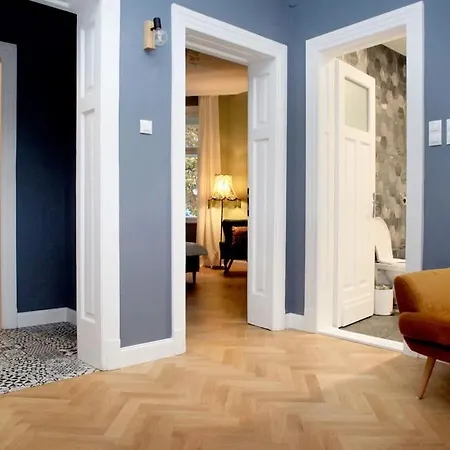 *citadel* 2br - Center *