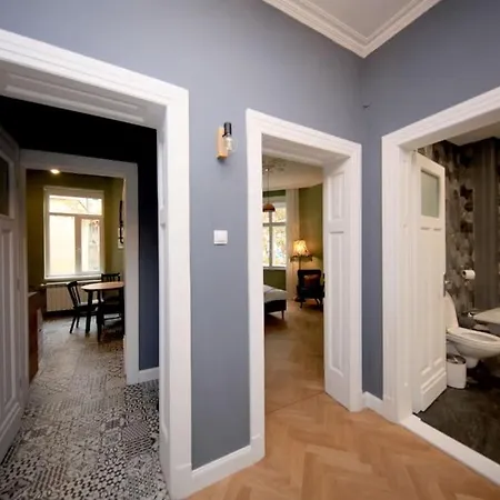 *citadel* 2br - Center * Sofie