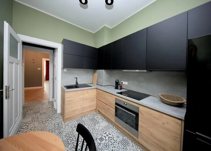 *citadel* 2br - Center