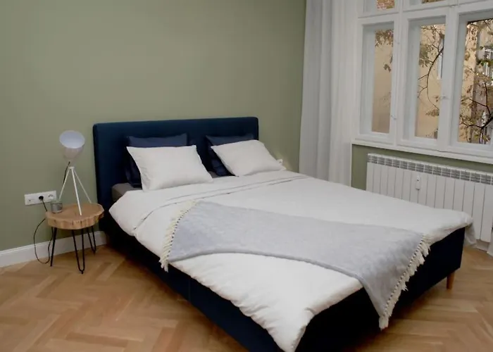 *citadel* 2br - Center *