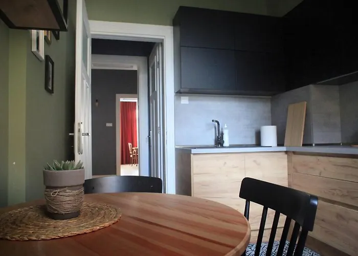 *citadel* 2br - Center