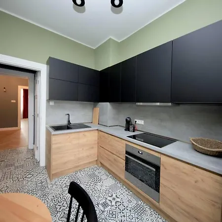 *citadel* 2br - Center